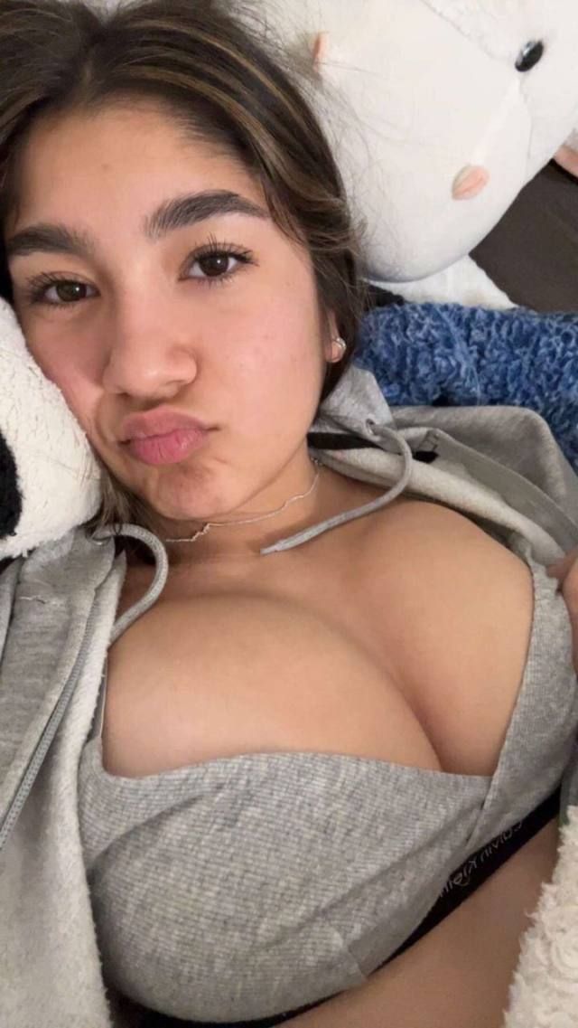 NO PAYMENT REQUIRED- SEXY SINGLE MOM FOR MEET AND FUCK AS LONG AS YOU KNOW HOW TO USE YOUR DICK 🍑🍑💦💦 🍆 - Image 3